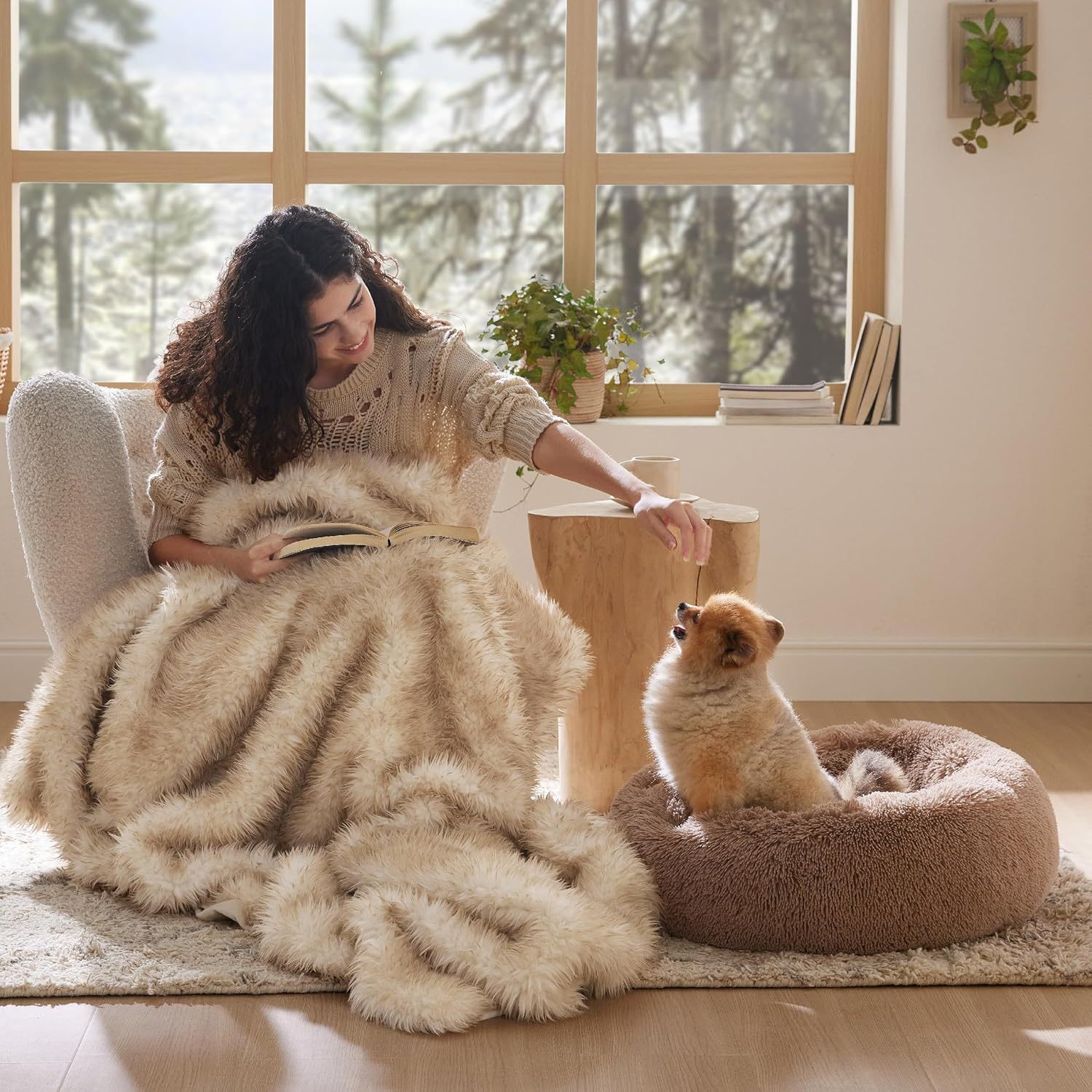 Indoor Solid Color Non-Slip Round Plush Pet Bed