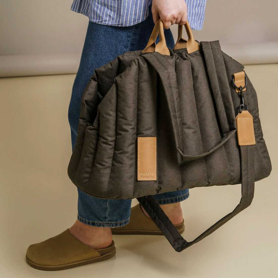 Lightweight Waterproof Pet Carrier Bag For Travel